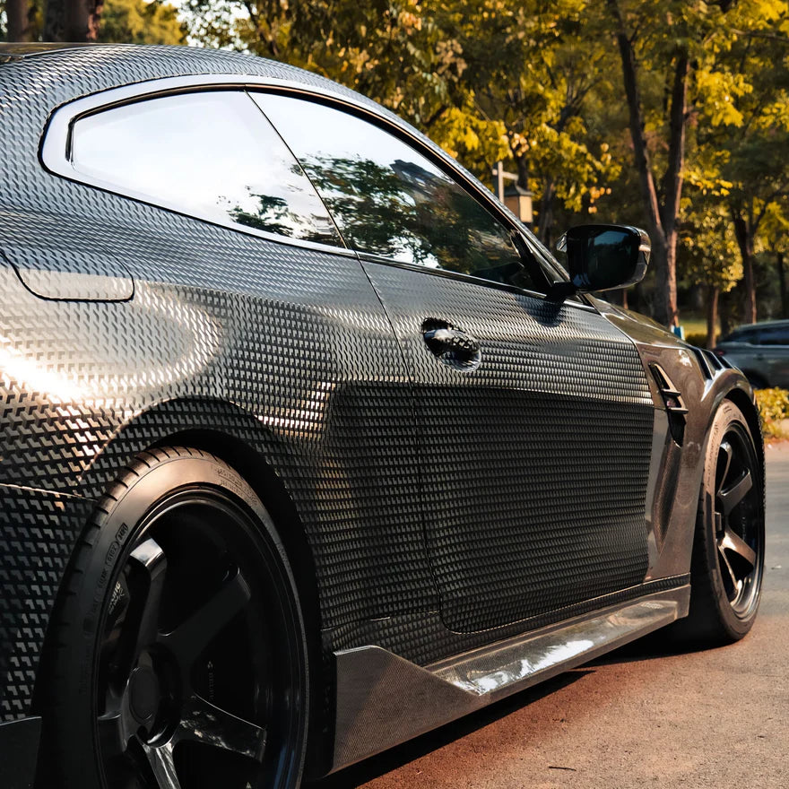 VVIVID+ Designer Carbon Fiber (Triangles)