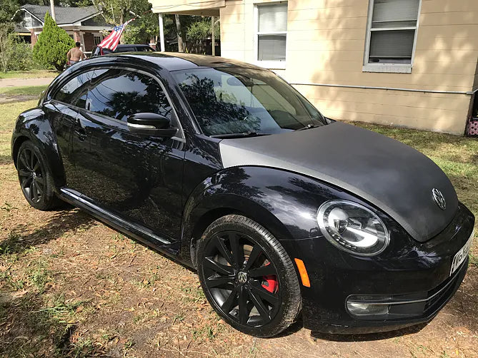 VViViD+ Dark Grey True R Carbon Fiber (Gunmetal)